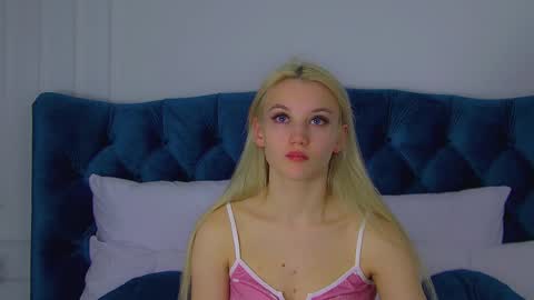 StacyEvances online show from September 2025 06:04:01 AM