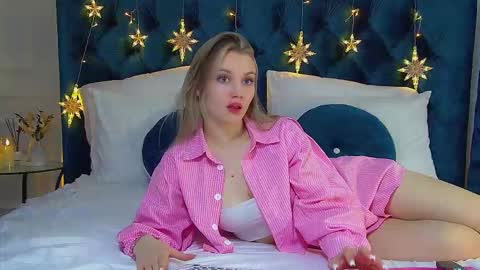 StacyEvances online show from November 2025 06:23:02 PM