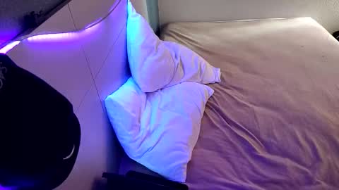 Straightupdownbad online show from November 2025 06:30:02 PM