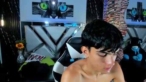 Snapshot of star_blew chatting on December 2024 02:05:02 PM star_blew online show from December 2024 02:05:02 PM