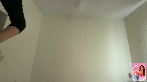 Snapshot of stara_dreams chatting on June 2026 12:48:01 AM Stara Winters online show from June 2026 12:48:01 AM