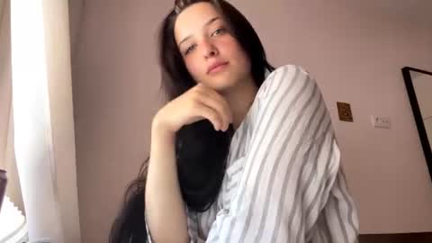 Lola online show from June 2026 10:41:02 AM