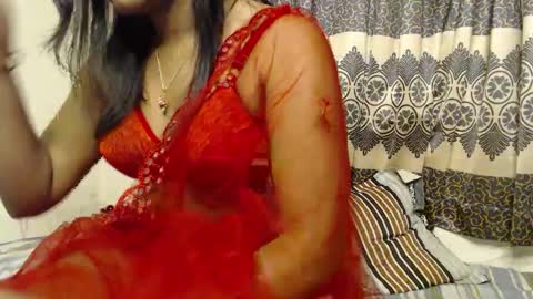 Snapshot of starrywhispers chatting on May 2026 04:04:02 PM StarryWhispers online show from May 2026 04:04:02 PM