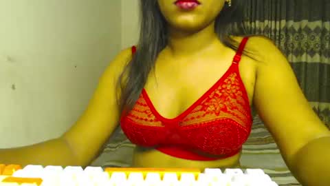 StarryWhispers online show from June 2026 10:32:02 PM