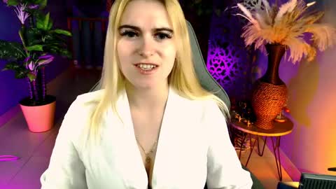 Snapshot of stef_nicks chatting on May 2026 09:05:02 AM stef_nicks online show from May 2026 09:05:02 AM