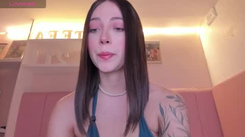 Stefa Gomez  online show from November 2025 10:43:02 AM