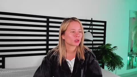 Stefanny   online show from January 2025 12:29:01 PM