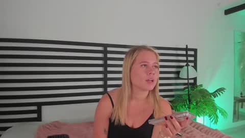 Stefanny   online show from January 2025 12:56:01 PM