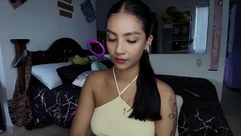 Im MiaIts my first day here  online show from September 2025 09:08:02 PM