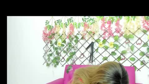 stefany_bitch online show from October 2025 07:53:02 PM