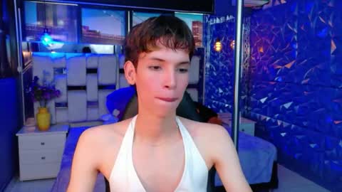 Snapshot of stefany_piink chatting on May 2026 12:32:01 PM stefany piink online show from May 2026 12:32:01 PM