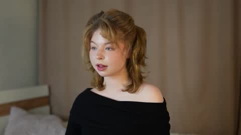 Stella online show from September 2025 11:15:01 PM