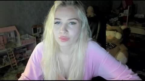 Snapshot of stella__cox chatting on April 2026 07:55:02 PM Stella Cox online show from April 2026 07:55:02 PM