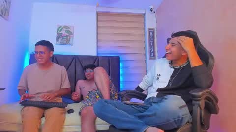 Snapshot of stella_drake chatting on February 2026 04:13:02 AM Drake online show from February 2026 04:13:02 AM