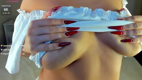 Stella Leee online show from April 2026 12:00:02 AM