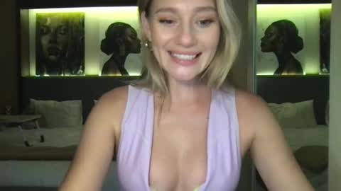 Stella online show from September 2025 12:54:02 PM