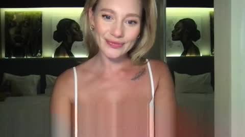 Stella online show from October 2025 01:23:02 PM