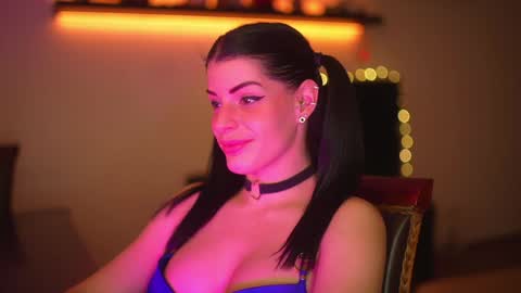 Stella online show from January 2025 10:51:01 PM