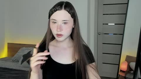 Snapshot of stella_sunny chatting on May 2026 11:35:02 PM stella_sunny online show from May 2026 11:35:02 PM