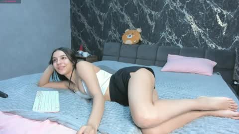 Snapshot of stella_torres chatting on May 2026 07:47:01 AM Stella online show from May 2026 07:47:01 AM