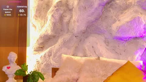 S T E L L A online show from March 2026 10:11:01 PM