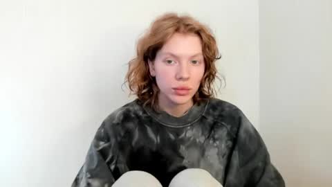 S T E L L A online show from October 2025 10:34:02 AM