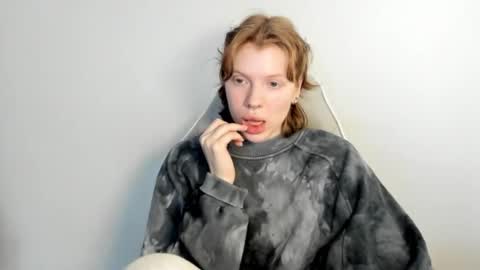 S T E L L A online show from March 2026 08:41:02 AM