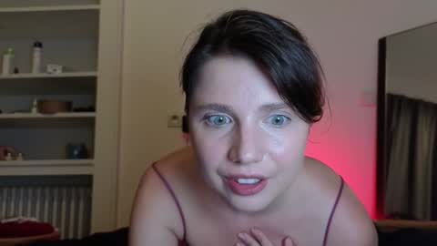 stellawells online show from September 2025 09:16:02 PM