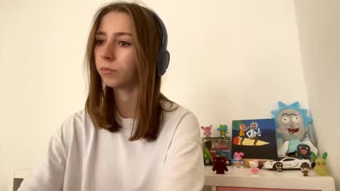 Emilia online show from October 2025 10:49:02 AM