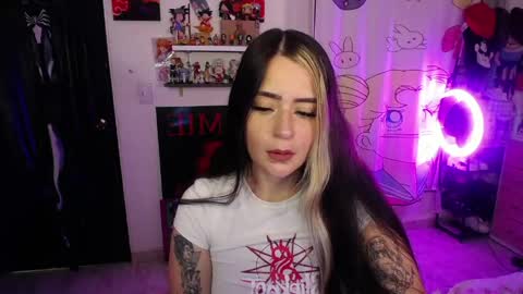 Snapshot of stephani_rousso chatting on May 2026 11:02:02 PM joha cosmo online show from May 2026 11:02:02 PM