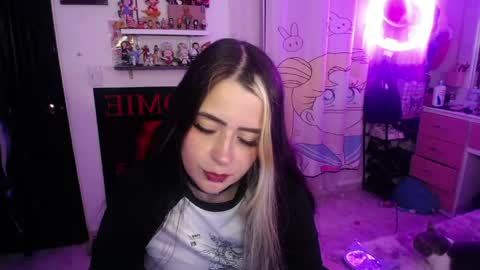 Snapshot of stephani_rousso chatting on May 2026 12:18:01 AM joha cosmo online show from May 2026 12:18:01 AM