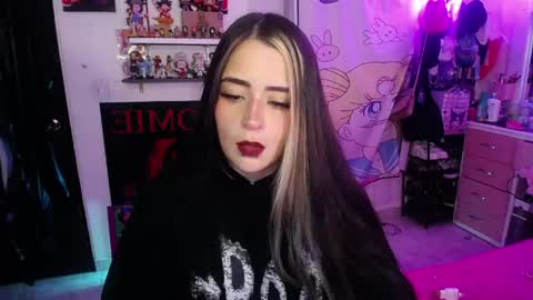 Snapshot of stephani_rousso chatting on May 2026 11:01:01 PM joha cosmo online show from May 2026 11:01:01 PM