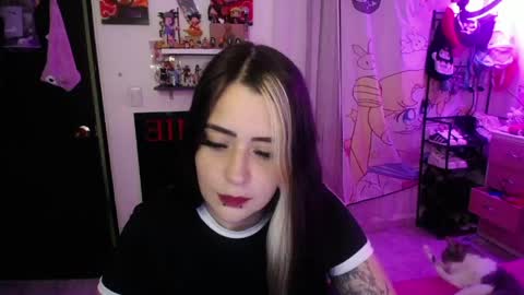 Snapshot of stephani_rousso chatting on May 2026 11:45:02 PM joha cosmo online show from May 2026 11:45:02 PM