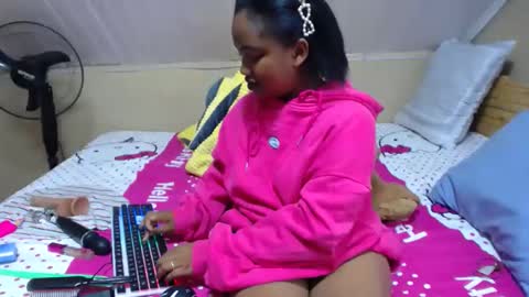 Snapshot of stephaniafa chatting on December 2024 04:13:01 AM perfectly imperfect girl online show from December 2024 04:13:01 AM