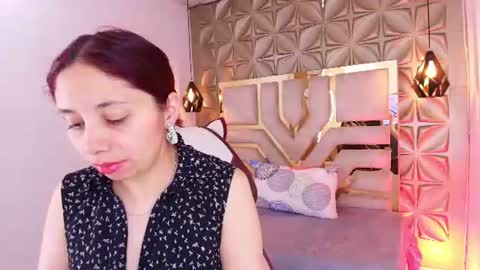 Stephaniesun  online show from June 2026 12:25:01 PM