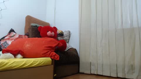 Stephanie   online show from December 2024 02:16:02 PM