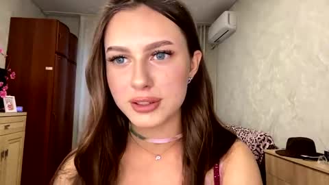 Snapshot of stephaniflicek chatting on June 2026 03:45:01 PM Stephani online show from June 2026 03:45:01 PM