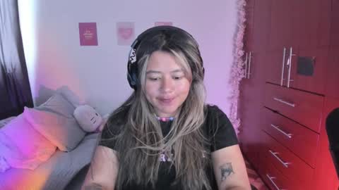 Snapshot of stephanifox chatting on September 2025 09:16:02 PM Stephanie online show from September 2025 09:16:02 PM