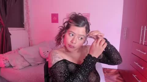 Snapshot of stephanifox chatting on October 2025 11:38:02 PM Stephanie online show from October 2025 11:38:02 PM