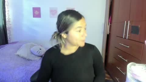 Snapshot of stephanifox chatting on October 2025 09:55:02 PM Stephanie online show from October 2025 09:55:02 PM