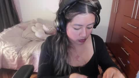 Snapshot of stephanifox chatting on December 2025 11:09:01 PM Stephanie online show from December 2025 11:09:01 PM