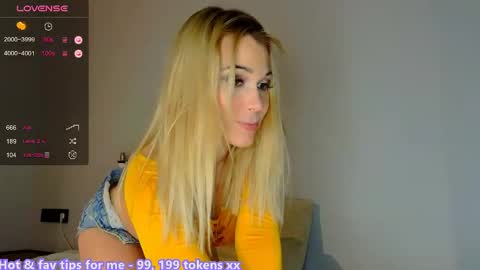 Snapshot of stephany_luxe chatting on May 2026 05:56:01 AM Stephany online show from May 2026 05:56:01 AM