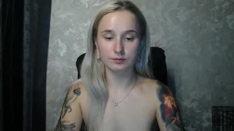 Snapshot of stephiepink chatting on October 2025 09:10:01 AM Grace online show from October 2025 09:10:01 AM