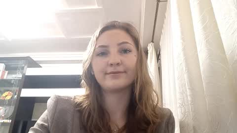 Stephanie online show from December 2025 05:20:01 PM