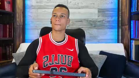    online show from February 2026 04:19:01 PM