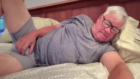 Steve online show from October 2025 09:58:02 PM