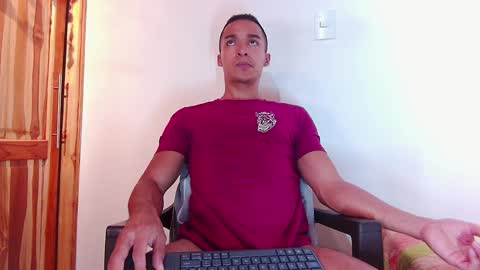 Snapshot of steven_modelo69 chatting on February 2025 02:28:01 AM steven_modelo69 online show from February 2025 02:28:01 AM