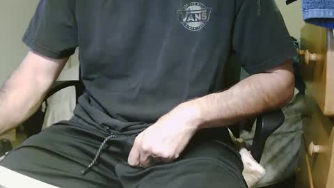 Snapshot of stevo69697 chatting on October 2025 04:01:02 AM Chillguy online show from October 2025 04:01:02 AM