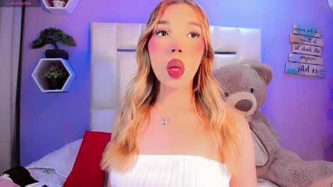 Snapshot of steyseequeen chatting on September 2025 07:41:01 AM Steisee Reyes online show from September 2025 07:41:01 AM