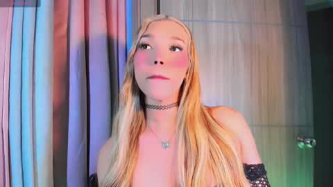 Steisee Reyes online show from October 2025 08:01:01 AM